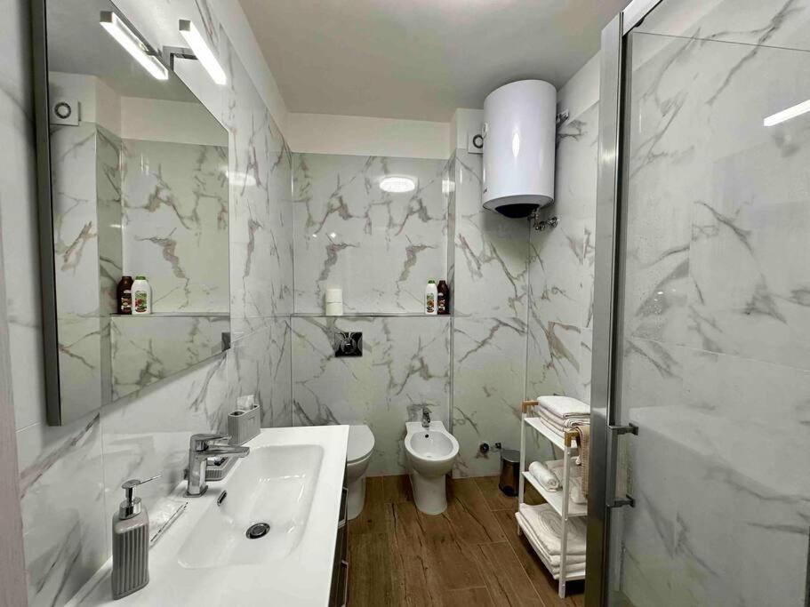 Appartamento Luminoso Domus Eur Roma Esterno foto